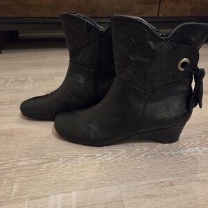 Josef Seibel Black Leather Bow Tie Zipper Ankle Heeled Boots Booties